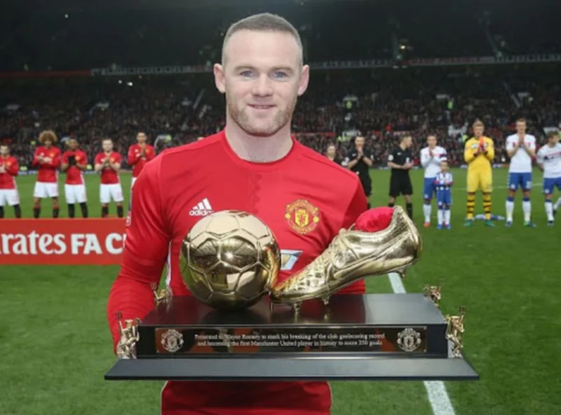 Hành trình phá kỷ lục của Rooney là kết quả của nhiều năm bền bỉ, thích nghi và ghi bàn đều đặn cho MU.